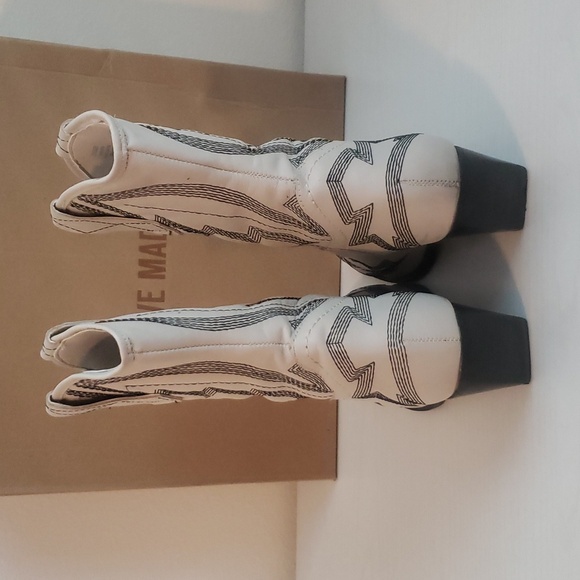 STEVE MADDEN "LEO" BOOTS - Picture 3 of 6